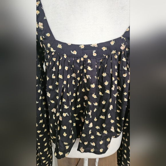 BILLABONG Just Beachy Floral Print Top In Black/yellow Multi. Size Small - Picture 5 of 16